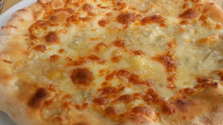 Base pizza 4 fromage