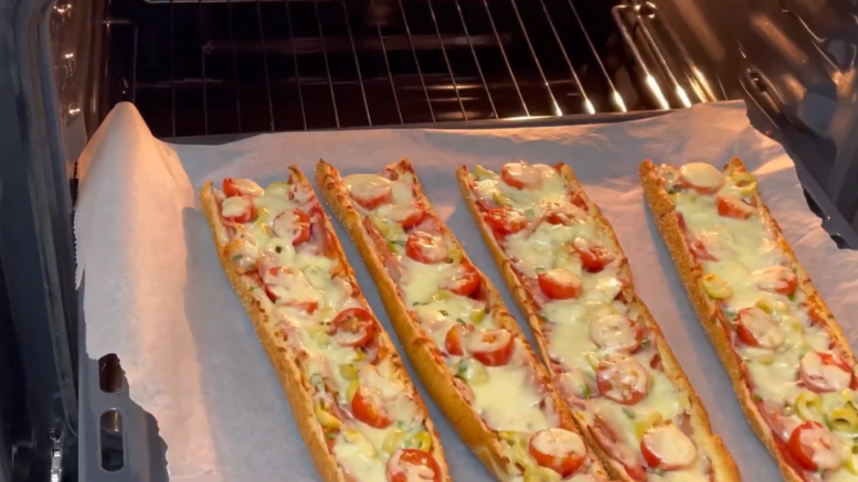 Pain pizza au fromage