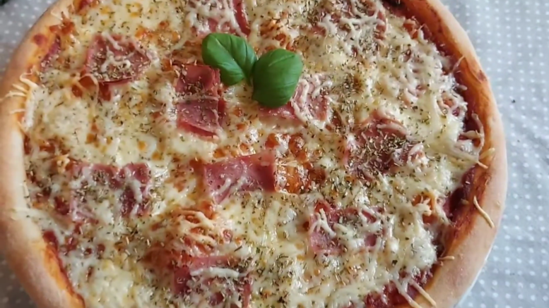 Jambon fromage pizza