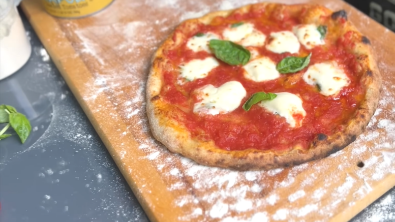 La meilleure pâte à pizza mince